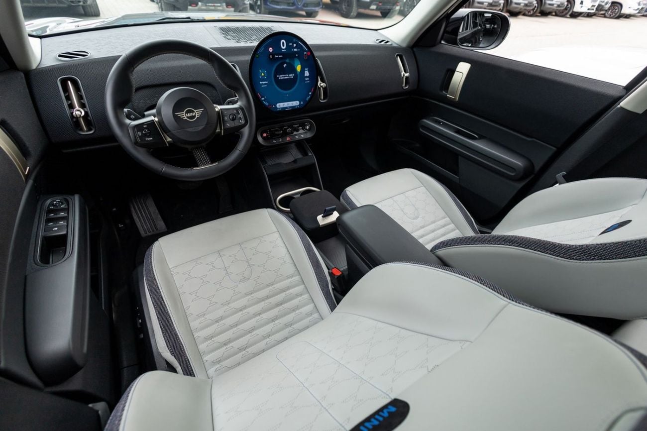 Mini Countryman 2024 MINI Countryman Cooper GCC | Agency Warranty | Service Contract for 2,033.00 AED monthly