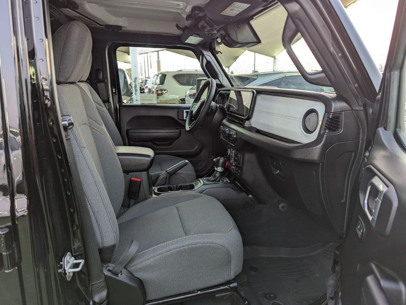 جيب رانجلر JEEP WRANGLER 2024 HYBRID 4/4 WILLYS  ALSO CHARGING WIRES AVALIBLE CAR IS CLEAN SAME LIKE  NEW ZERO