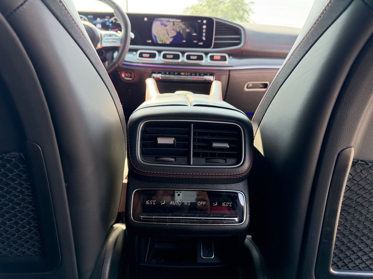Mercedes-Benz GLE 63 S AMG The car is very clean. Full option trim. Brand new service history of the car is available. Well-mai