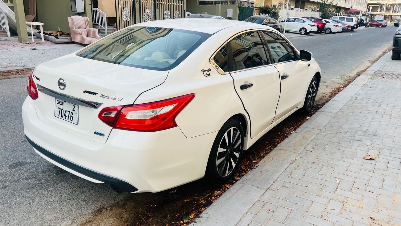 نيسان ألتيما SV