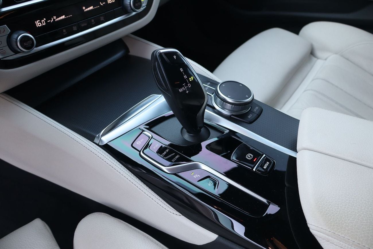بي أم دبليو 530i M SPORT