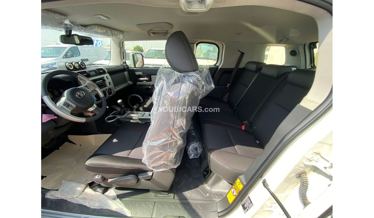 تويوتا إف جي كروزر تويوتا اف جي كروزر 4.0 لتر موديل 2021 ابيض اللون