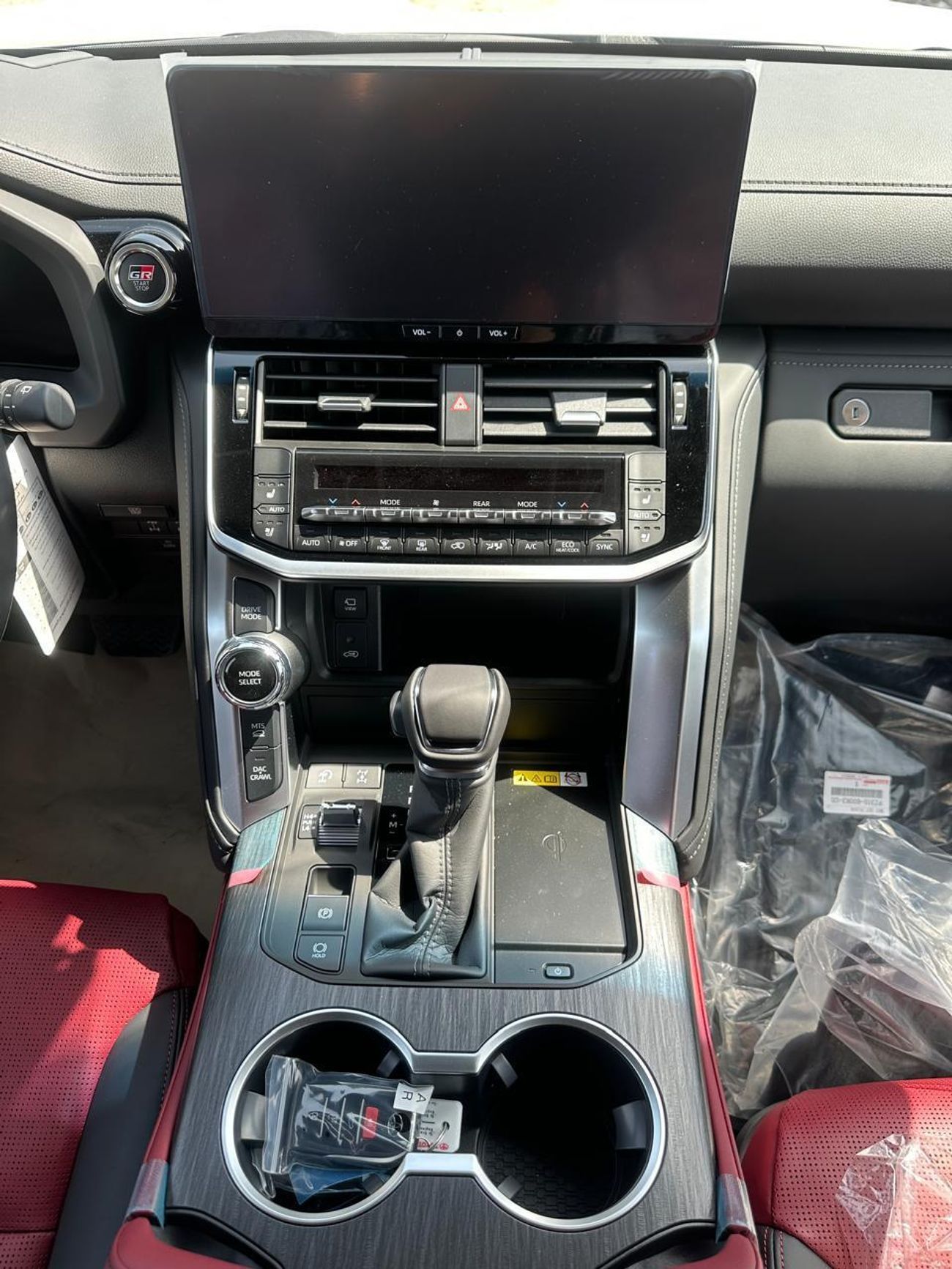 Toyota Land Cruiser 2025 Toyota Land Cruiser 300 GR-Sport 3.5L AT Hybrid