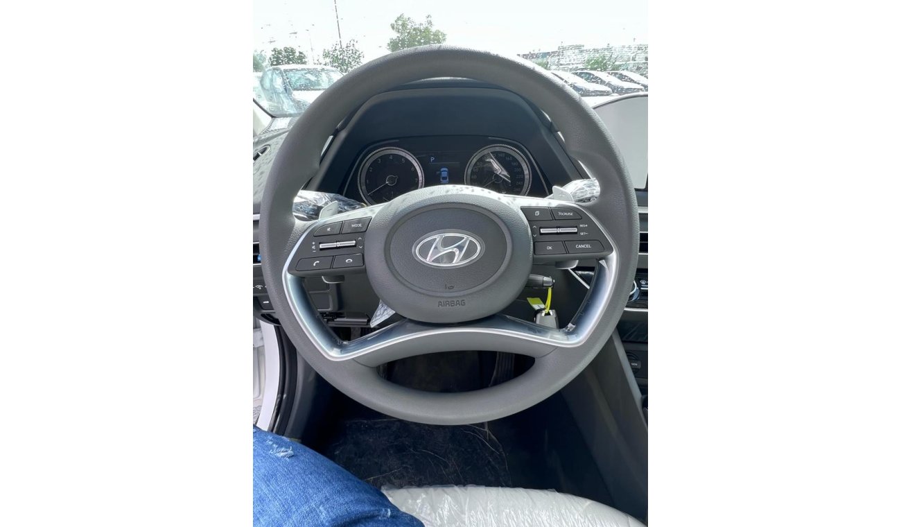 Hyundai Sonata 2.5 L