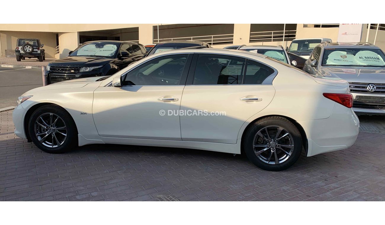 Infiniti Q50 Twin Turbo 3,0 V6