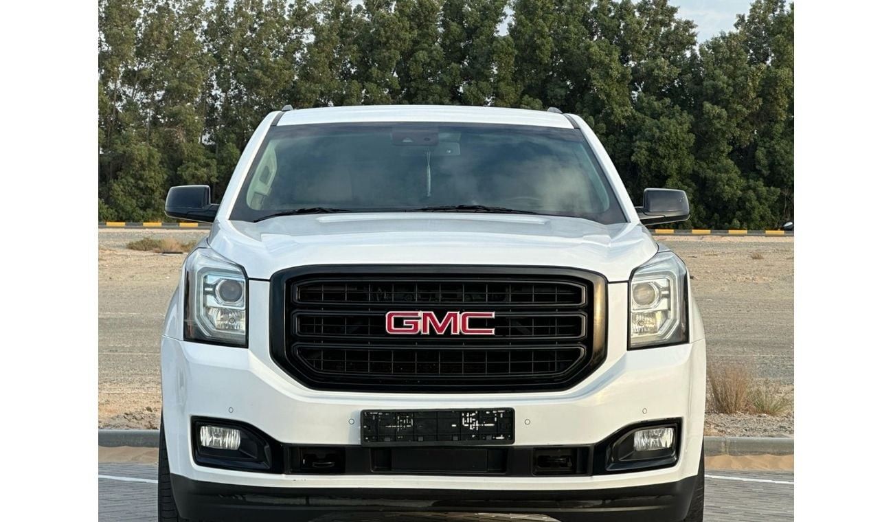 GMC Yukon SLE 5.3L 4WD (8 Seater) GMC YUKON 2017 GCC ORGINAL PAINT // ACCIDENT FREE // PERFECT CONDITION