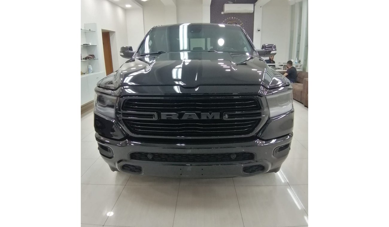 رام 1500 Dodge ram 1500 model 2020 V8 - 5.7 L hemi 39000 km BLACK LEATHER INTERIOR Wheel control Parking sens