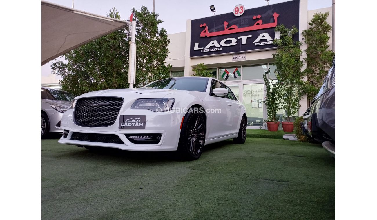 كرايسلر 300 موديل 2014  محول 2021رادار بصمة  وارد مثبت سرعة تحكم رنجات حساسات جناح خلفى بحالة ممتازة