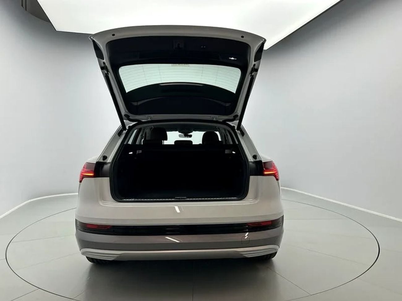 Audi etron advanced 55 quattro 408hp (Ref# 019498)