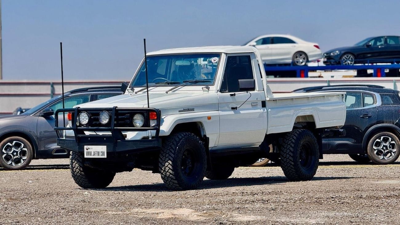 تويوتا لاند كروزر بيك آب SINGLE CABIN | BULL BAR WITH LED LIGHTS | RHD | 1992 | 4.2L DIESEL ENGINE | MANUAL TRANSMISSION | 4W