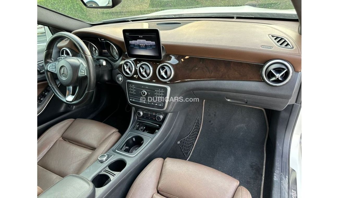 Mercedes-Benz GLA 250 Std mercedes GLA-250 GCC 2017 GOOD CONDITION // FULL OPTION