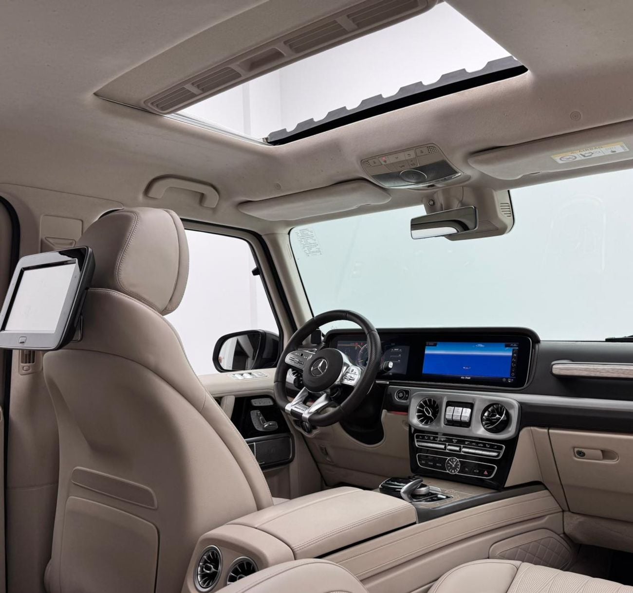 مرسيدس بنز G 63 AMG 2022 Mercedes-Benz G63 AMG Night package, 2027 Mercedes Warranty and Service Pack, GCC