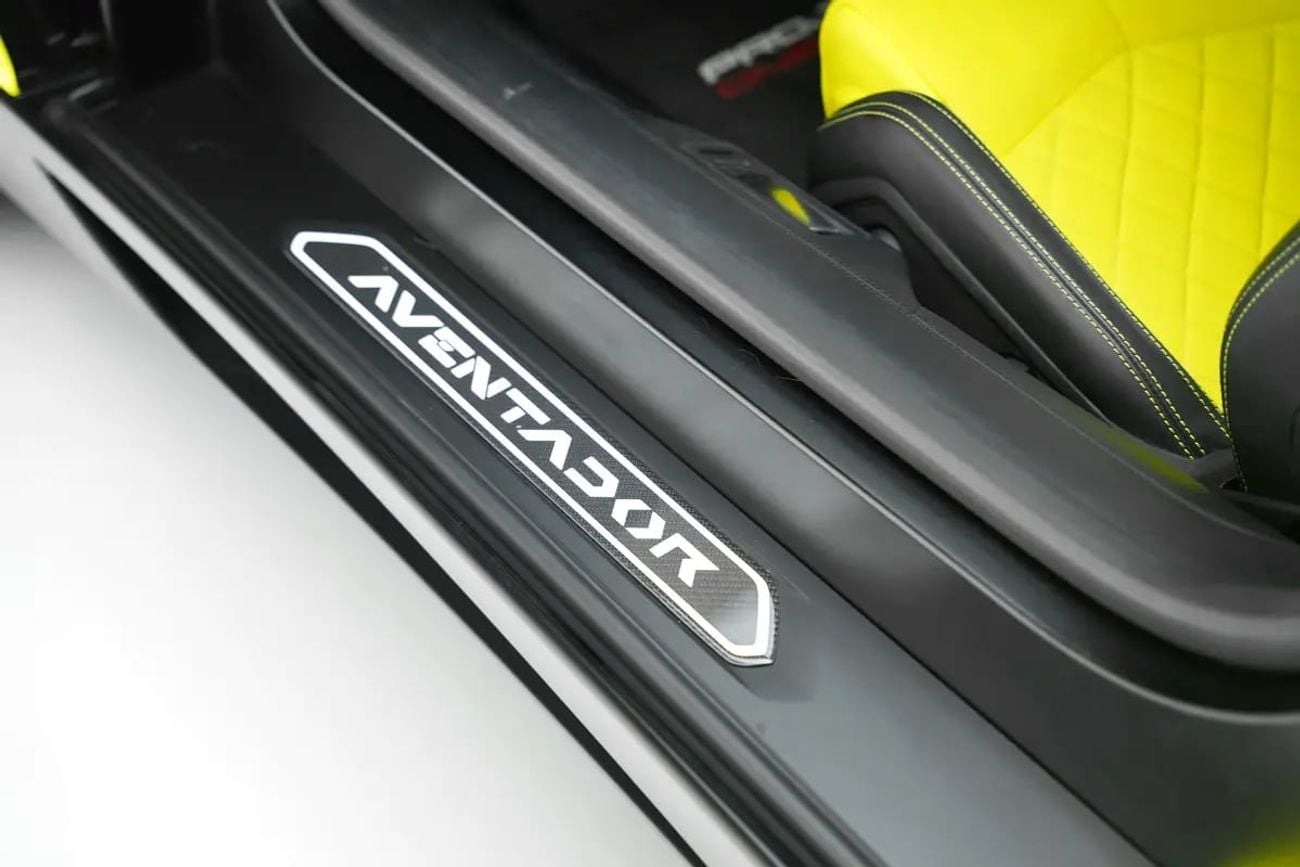 لامبورغيني أفينتادور LP 720-4 50th ANNIVERSARIO