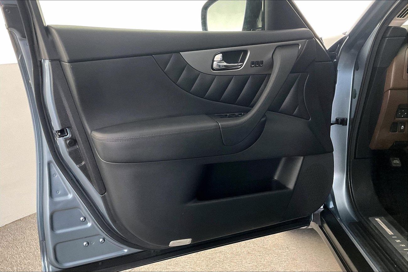 إنفينيتي QX70 Luxury / Luxe Sensory | شامل الضمان | 0 ﺪﻔﻋﺓ ﺃﻮﻟﻯ