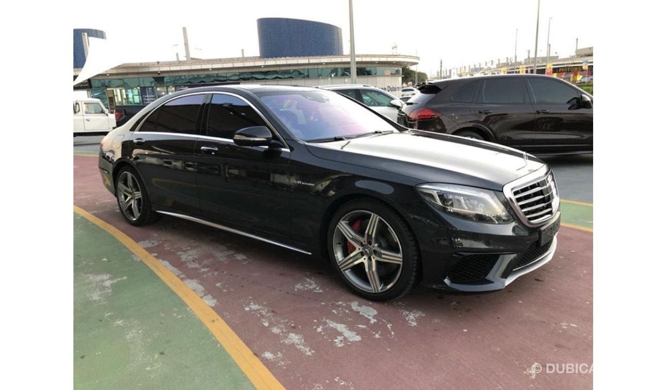 مرسيدس بنز S 63 AMG Gcc spec