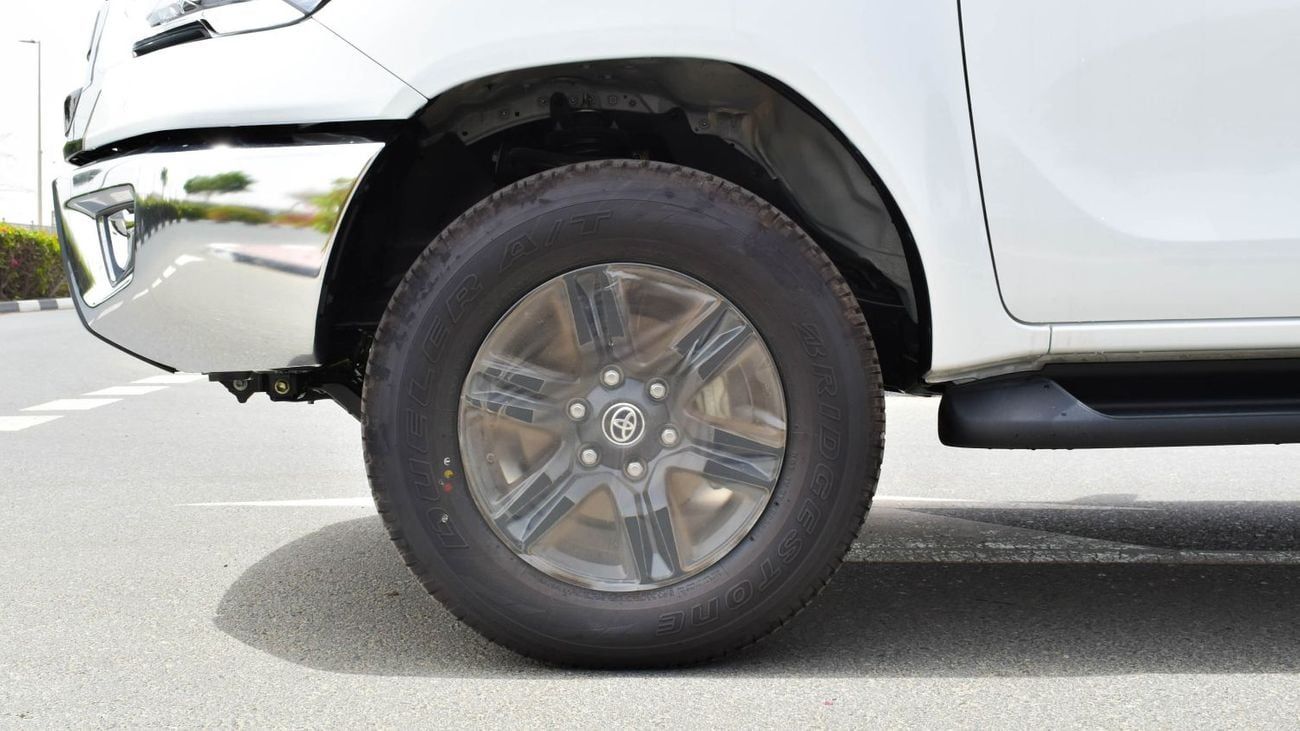 Toyota Hilux ECTAGR009 – 2025 Toyota Hilux Double Cab High Options – 2.4L Diesel Auto – White w Black