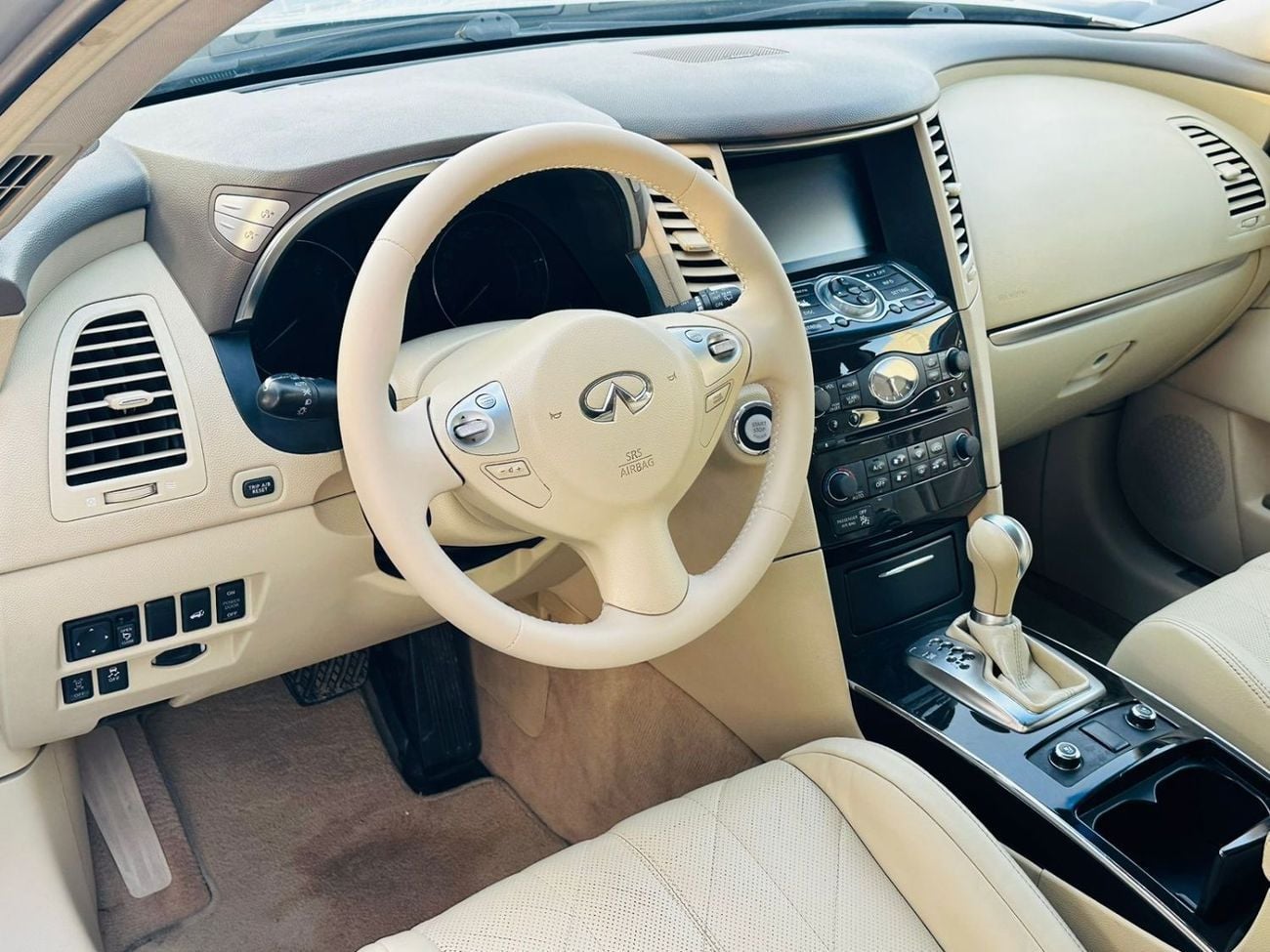 إنفينيتي QX70