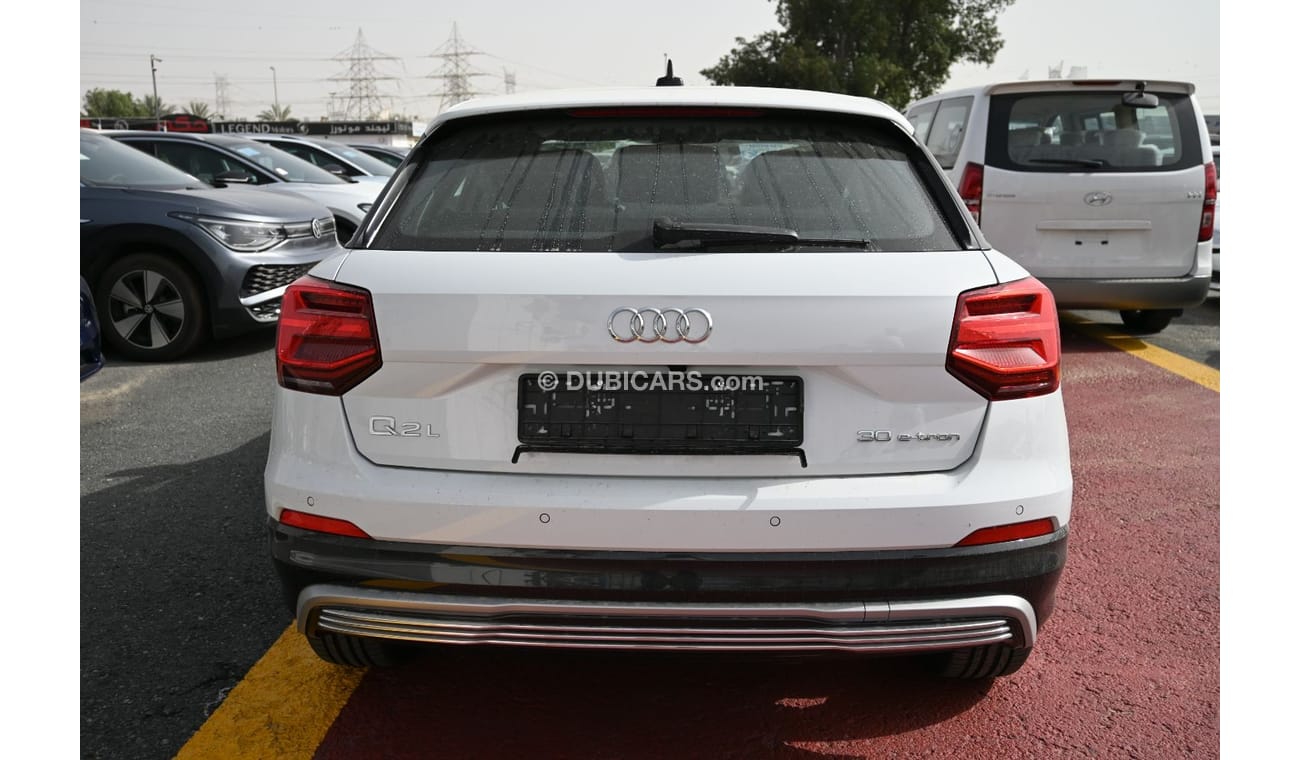 Audi Q2 Audi Q2L 30 e-tron, FWD, SUV, 4 Doors, Electric Engine, Leather seats, Sunroof, Rear Camera, 17 inch