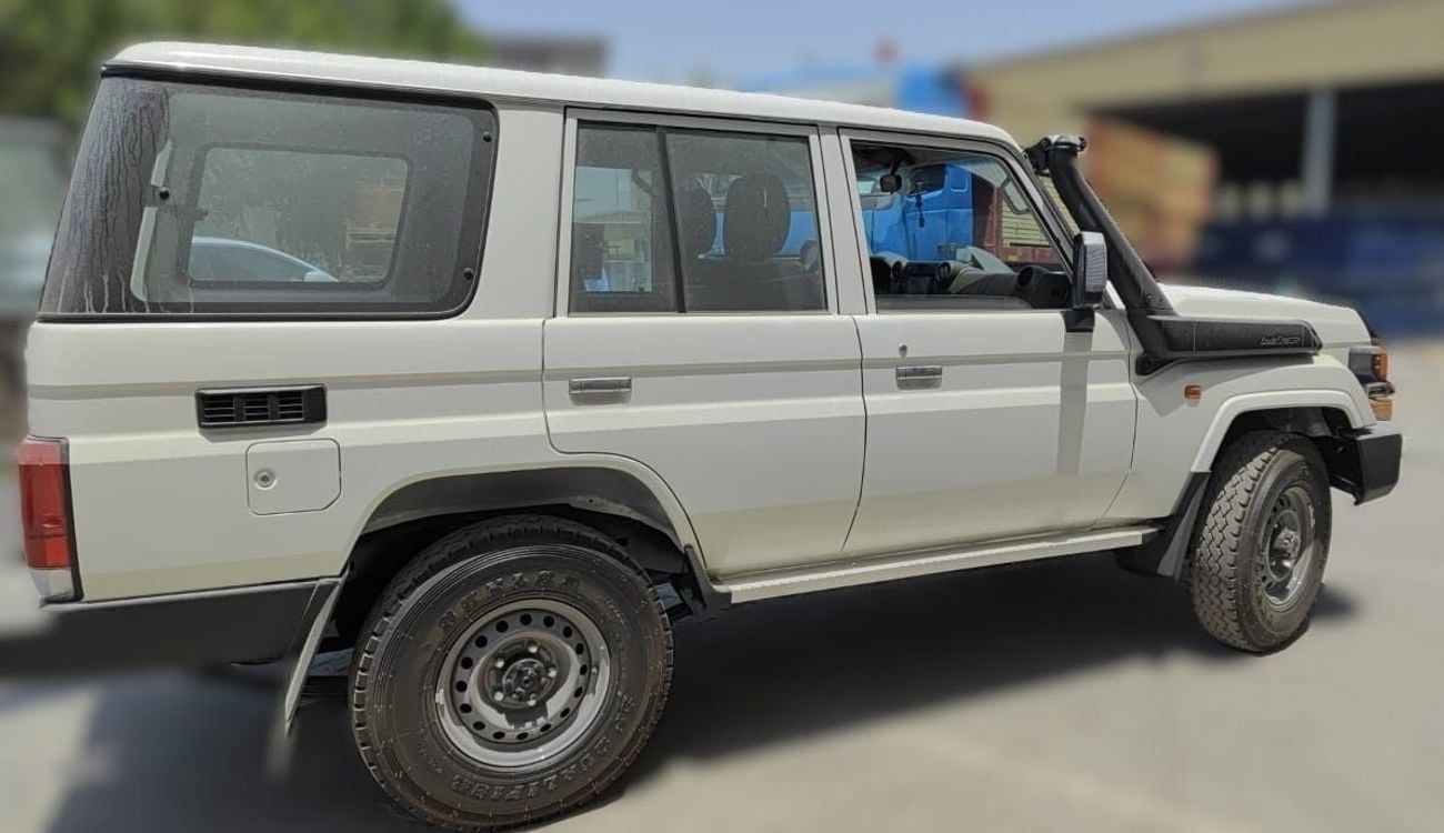 Toyota Land Cruiser 70 NEW Toyota LAND CRUISER 76 2.8L T/DSL- E A/T 2025 MODEL