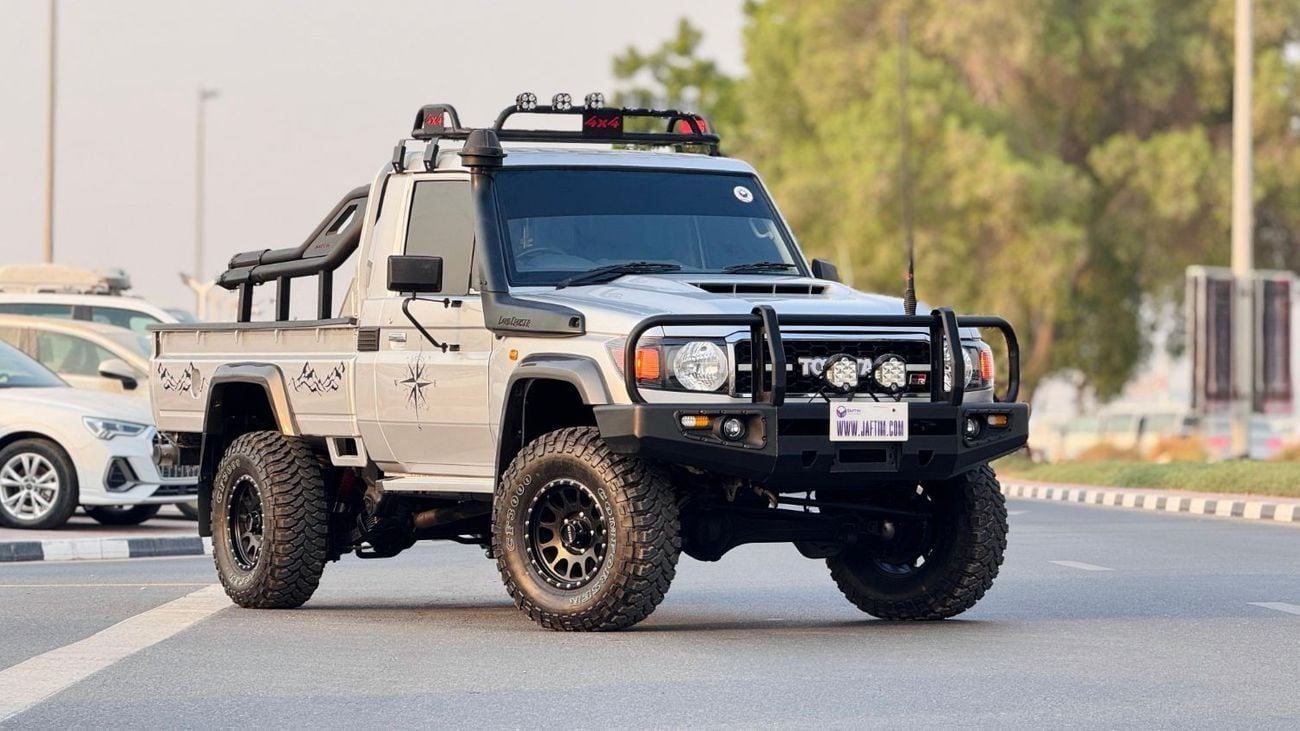 Toyota Land Cruiser Pick Up MANUAL TRANSMISSION | 4WD | SINGLE CAB | 4.5L DIESEL ENGINE | BULL BAR WITH FOCUSED LED LIGHTS