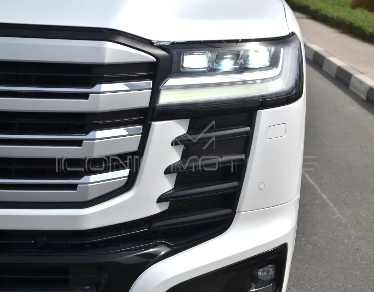 Toyota Land Cruiser 3.5T VXR Hybrid