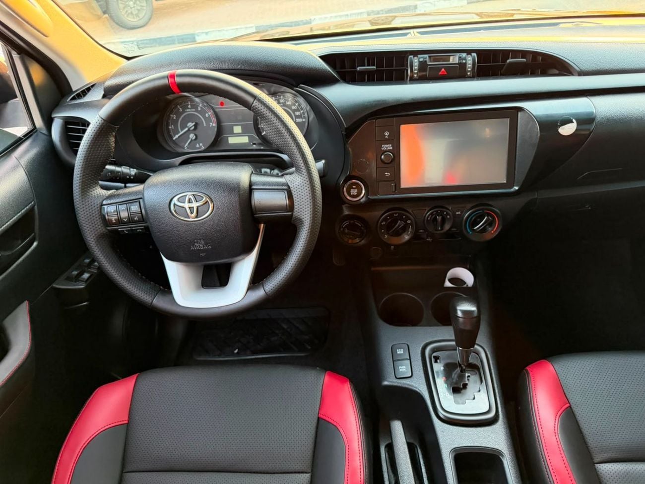Toyota Hilux ADVENTURE 2021 Toyota Hilux Advanture Modified - 2.7L V4 - AWD 4x4- Rear Camera - Sidestep - Push