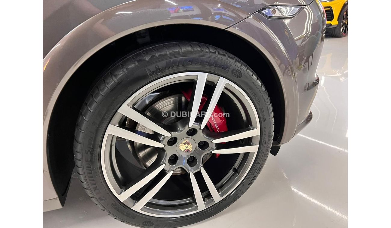 بورش كايان Porsche Cayenne GTS GCC Full Service History