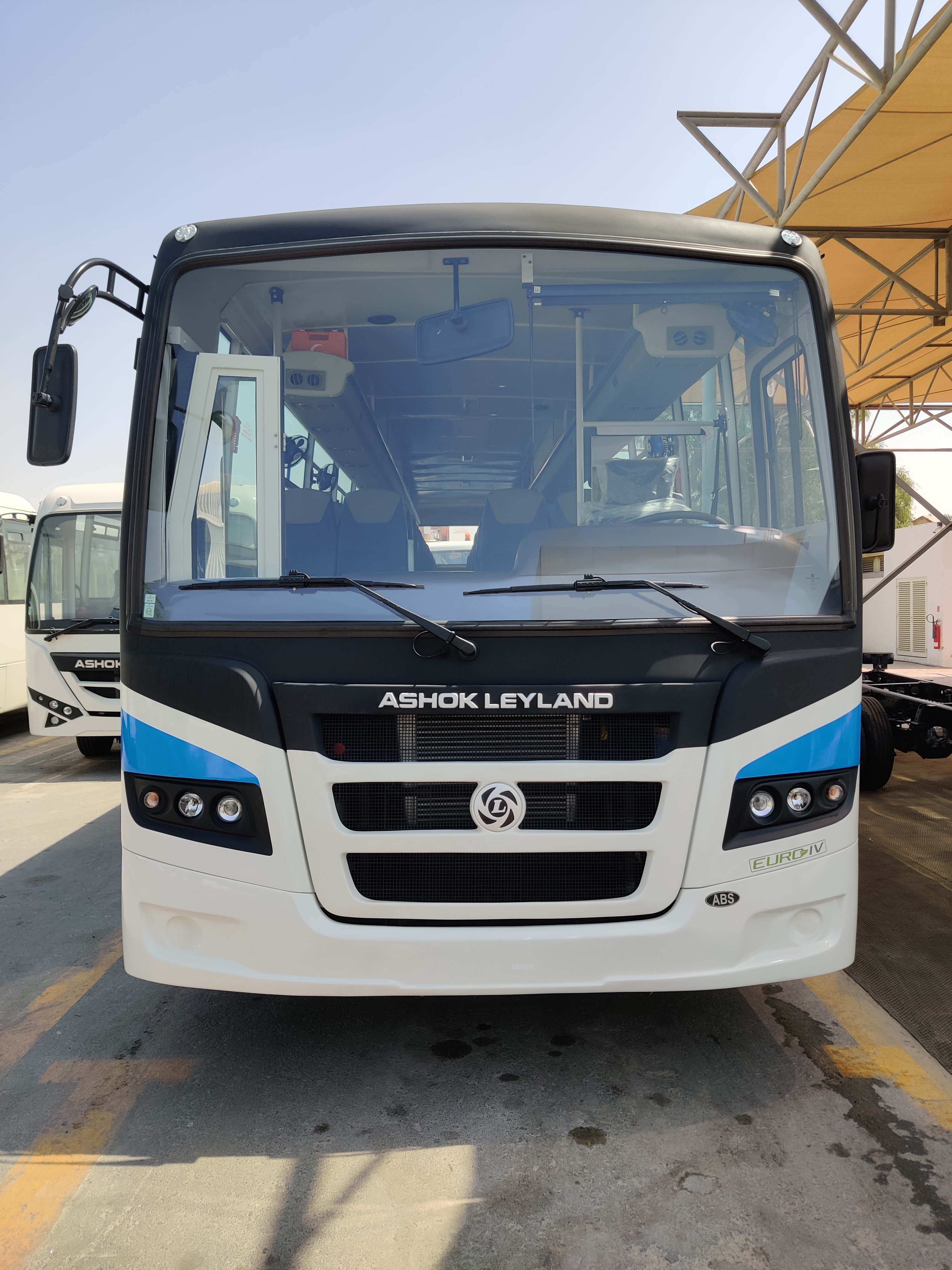 Ashok Leyland Falcon exterior - Front  