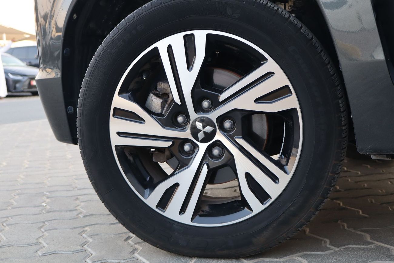 Mitsubishi Xpander Mid 1.5L