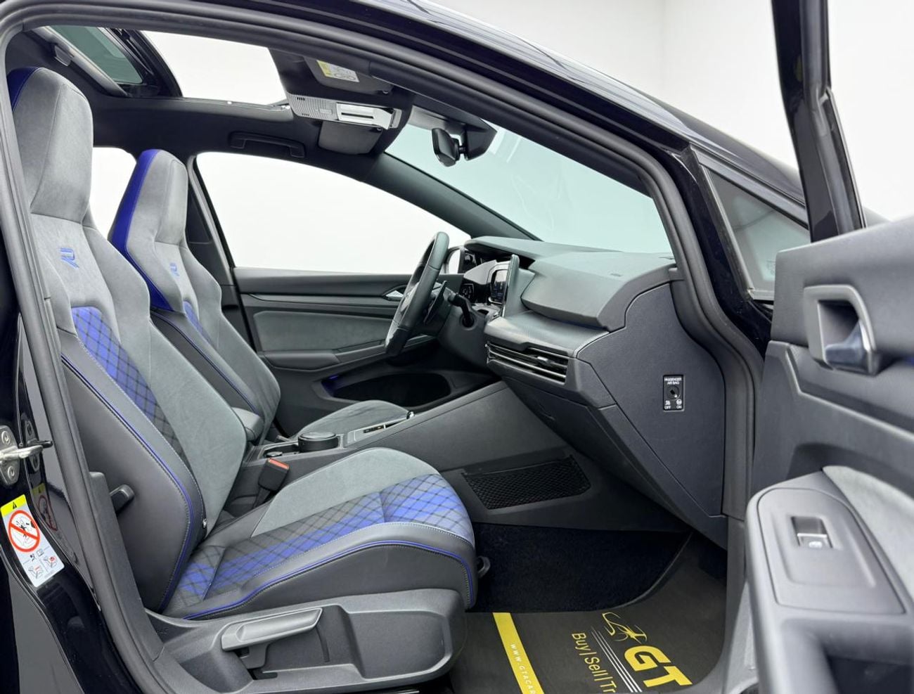 فولكس واجن جولف ار 2022 Volkswagen Golf R, Warranty, Full Agency Service History, European Specs