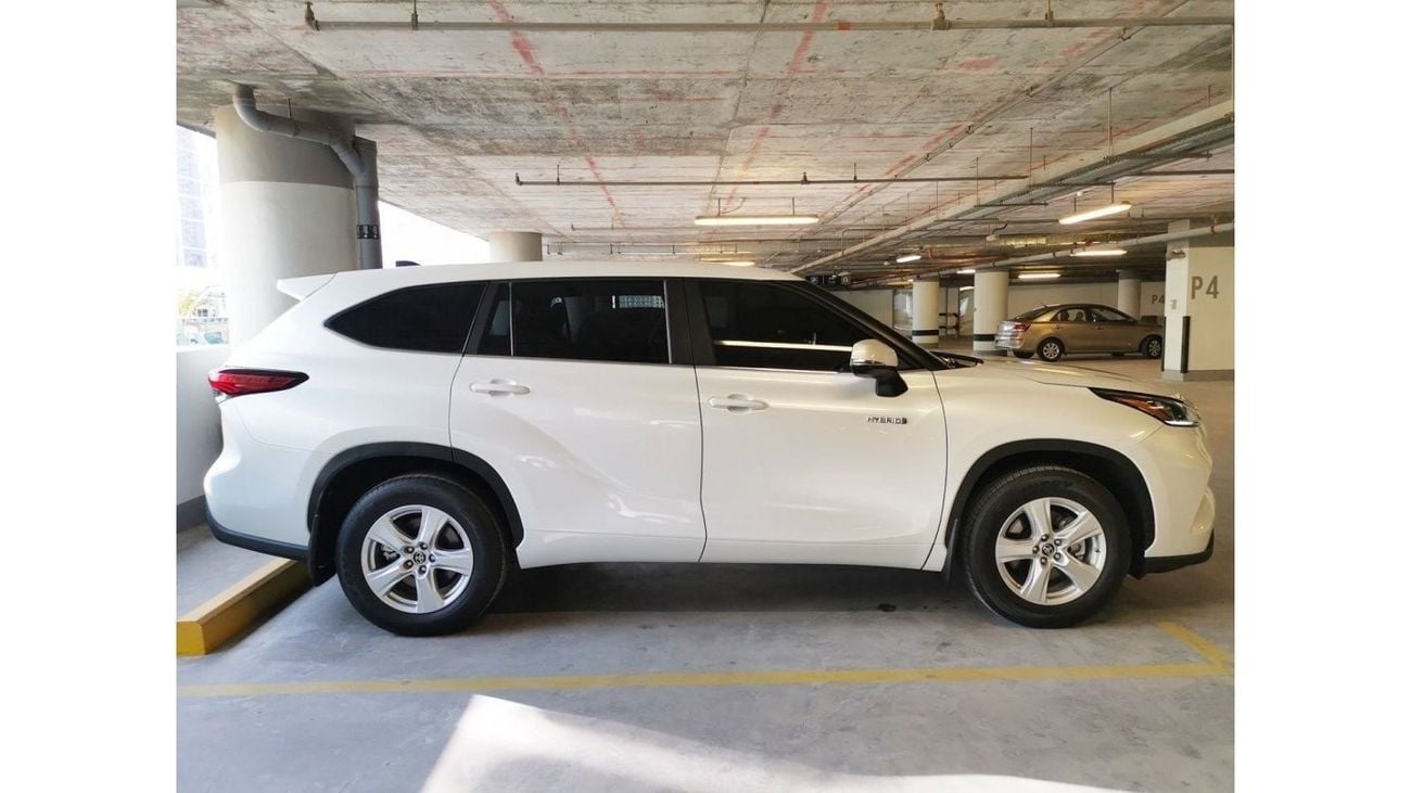 Toyota Highlander Toyota Highlander GXR HYBRID V4 2.5L 2023 Model GCC Specs With 3 Years Warranty From AL FUTTAIM