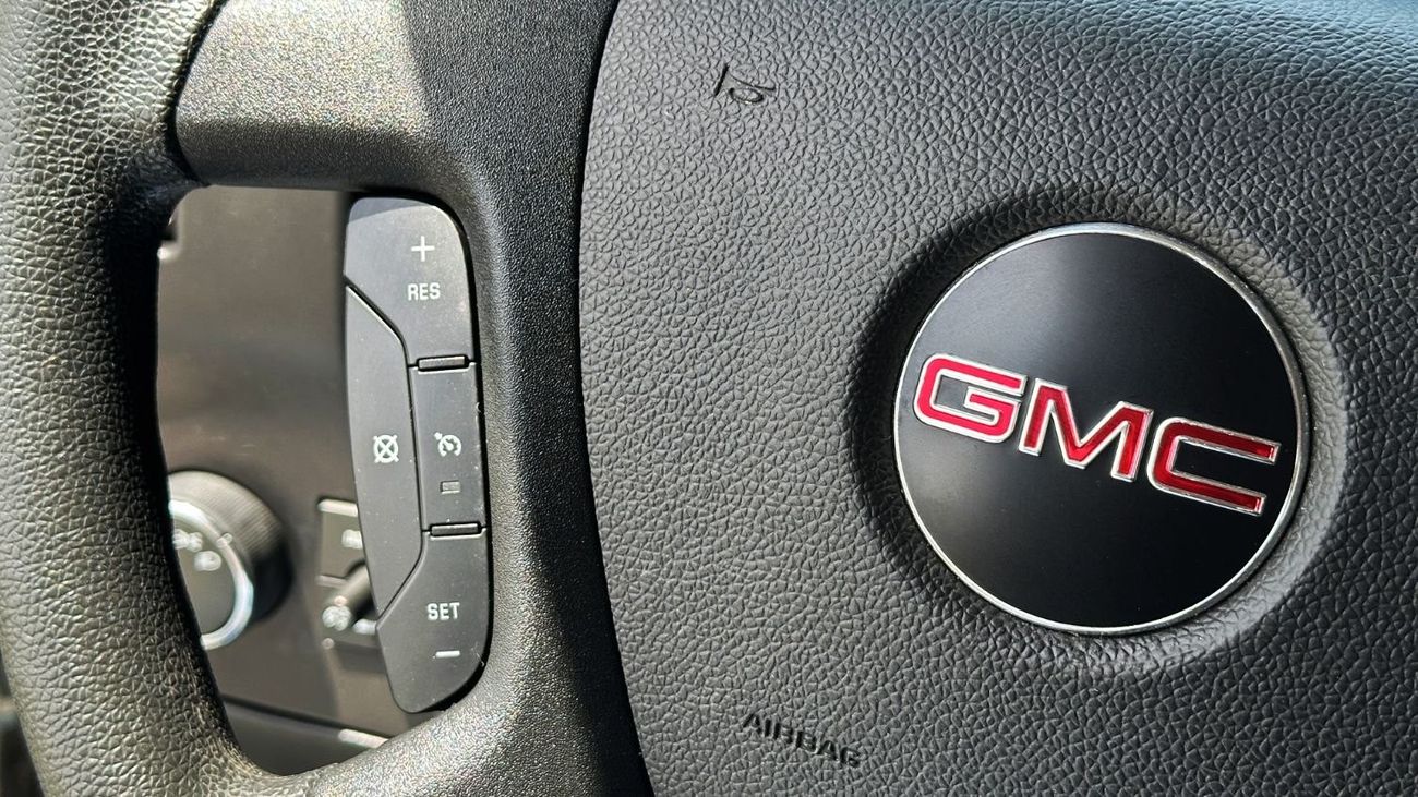 GMC Savana 3500 EXT Passenger 15 Seater GCC 6.6L V8