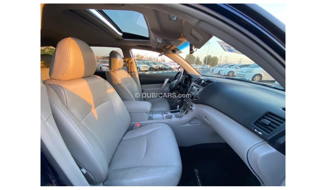 Toyota Highlander 2013 TOYOTA HIGHLANDER 4WD / Full Option / Perfect Condition