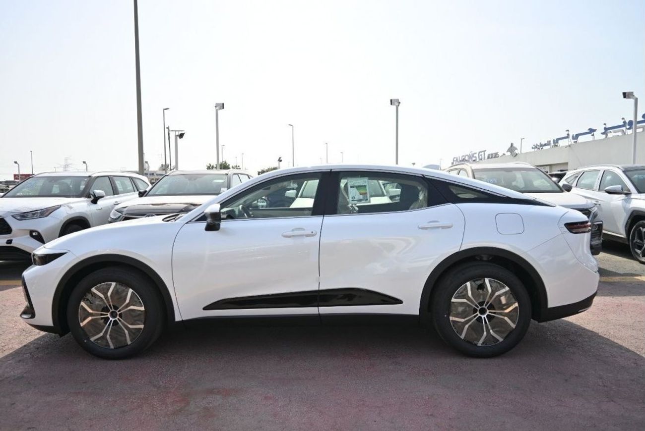 تويوتا كراون تويوتا كراون 2.5 لتر هايبرد، سيدان، دفع أمامي، 4 أبواب، لون أبيض، موديل 2023