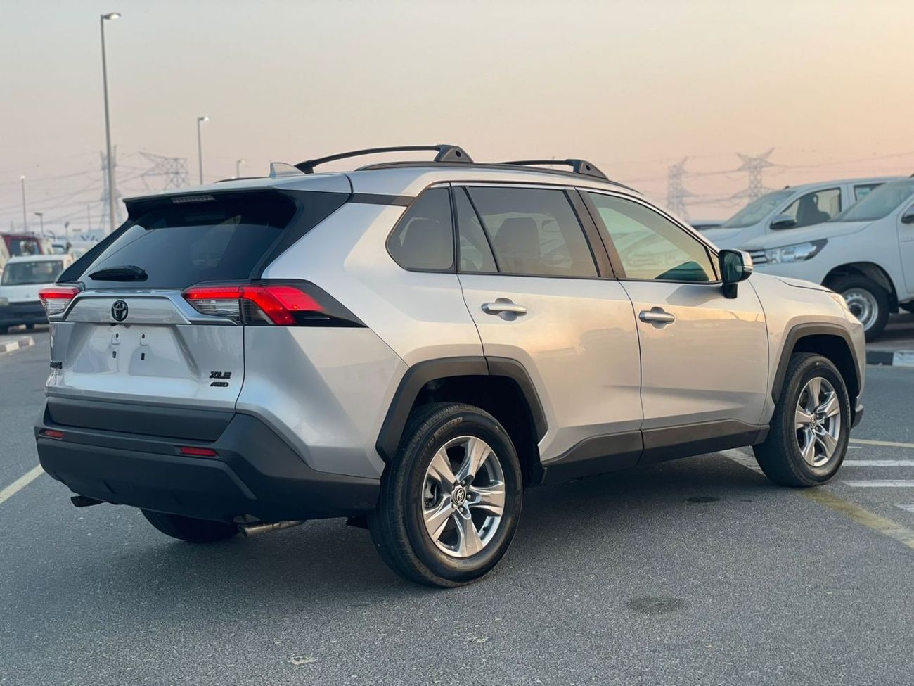 Toyota RAV4 2023 Toyota Rav4 XLE 4x4 Full Option 2.5L V4 With Radar - 9,400 Mileage