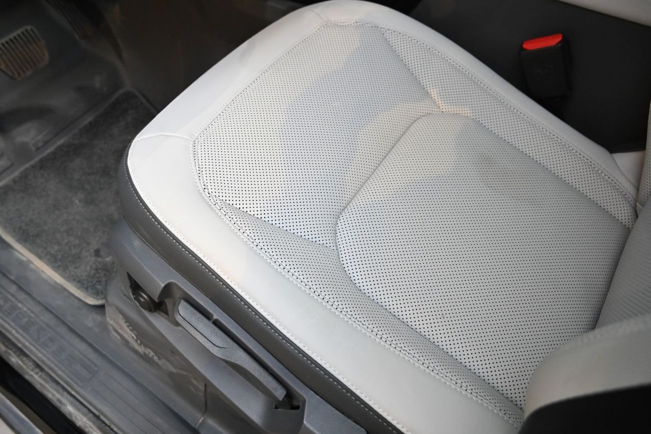 Land Rover Defender P300 110 S 2.0L (5 Seater) Land Rover Defender S P300 V4 110 GCC