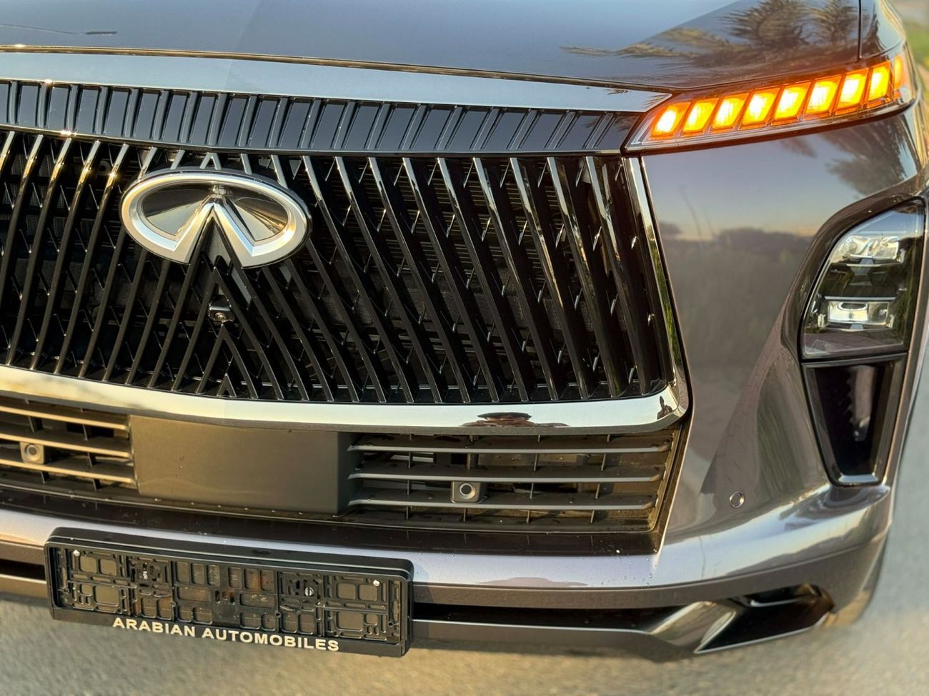 إنفينيتي QX80 Autograph Captain Chairs 3.5L