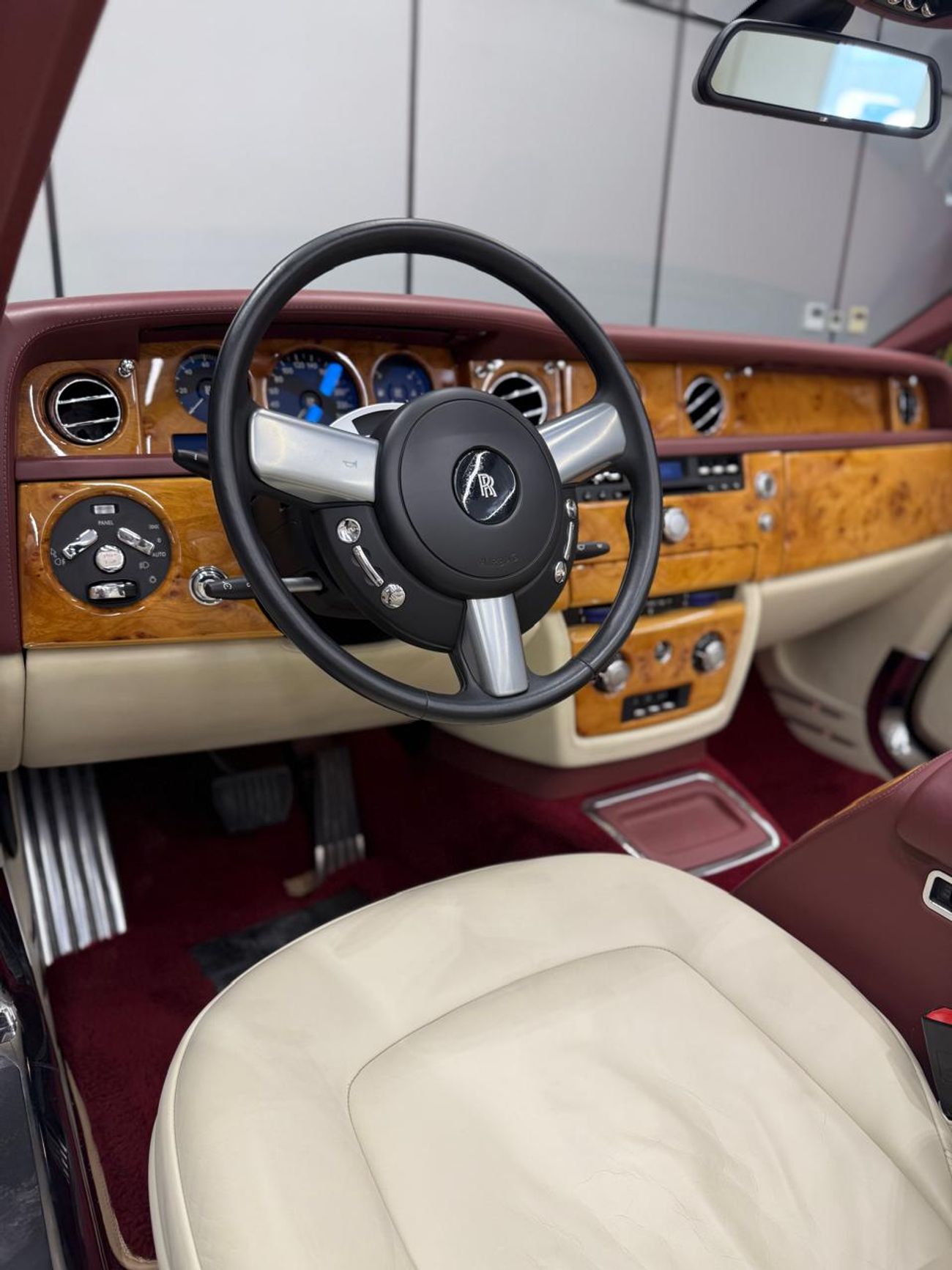 رولز رويس فانتوم Drophead Coupé | GCC Specs | Iconic Luxury Convertible