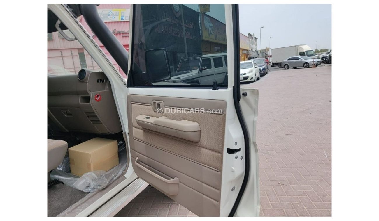 تويوتا لاند كروزر 70 76 4.5L HARD TOP TURBO DIESEL MT WITH BULL BAR