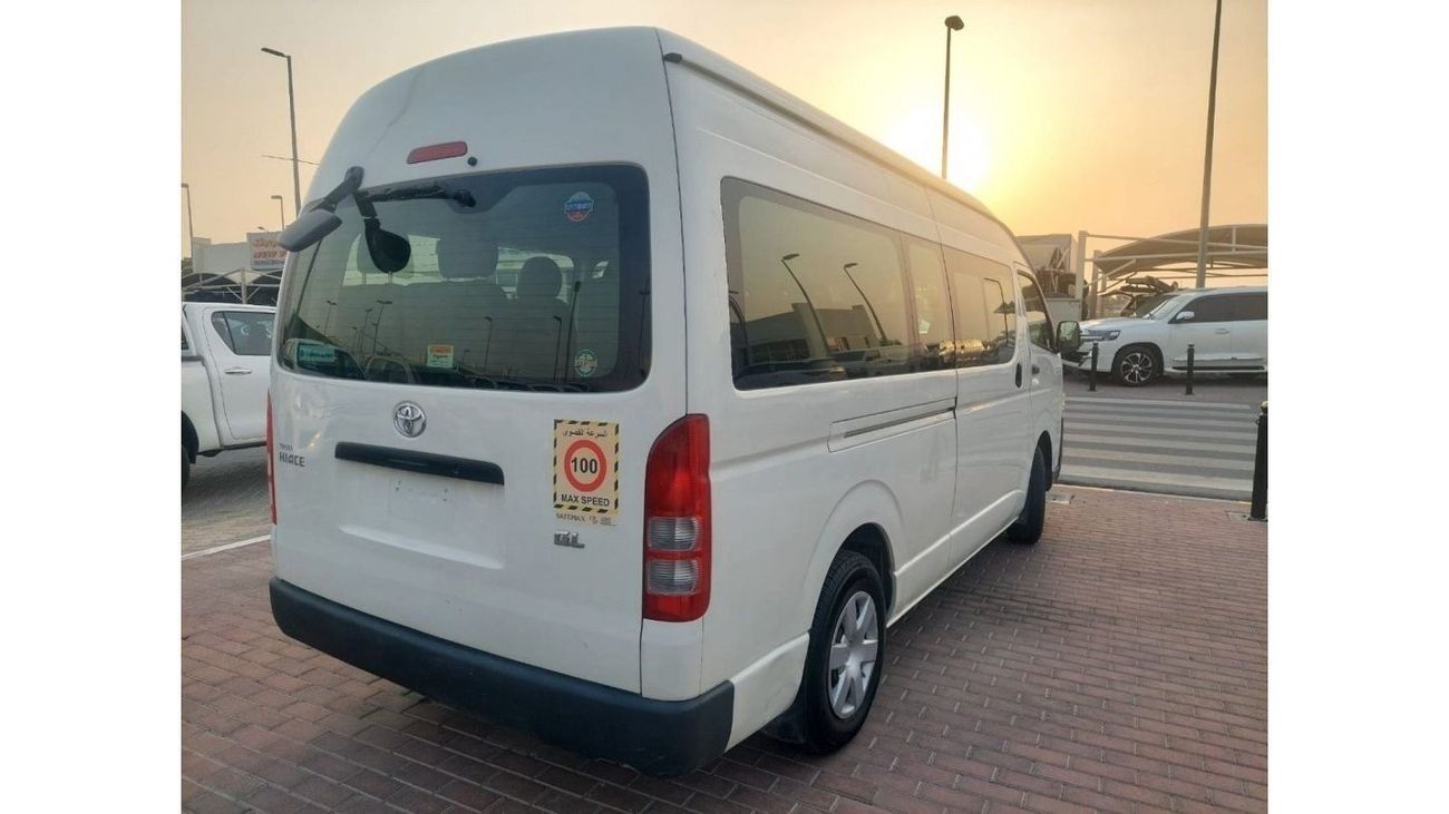 Toyota Hiace 2.7L PETROL HIGH ROOF 13 SEATER MT
