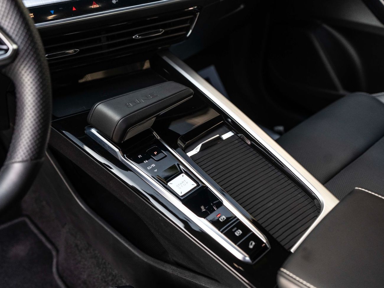 أم جي وان 1.5 LUX