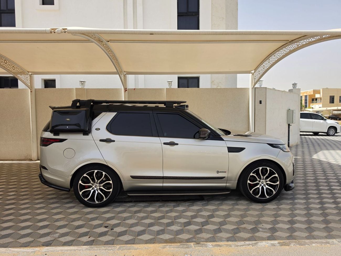 لاند روفر دسكفري HSE LUXURY