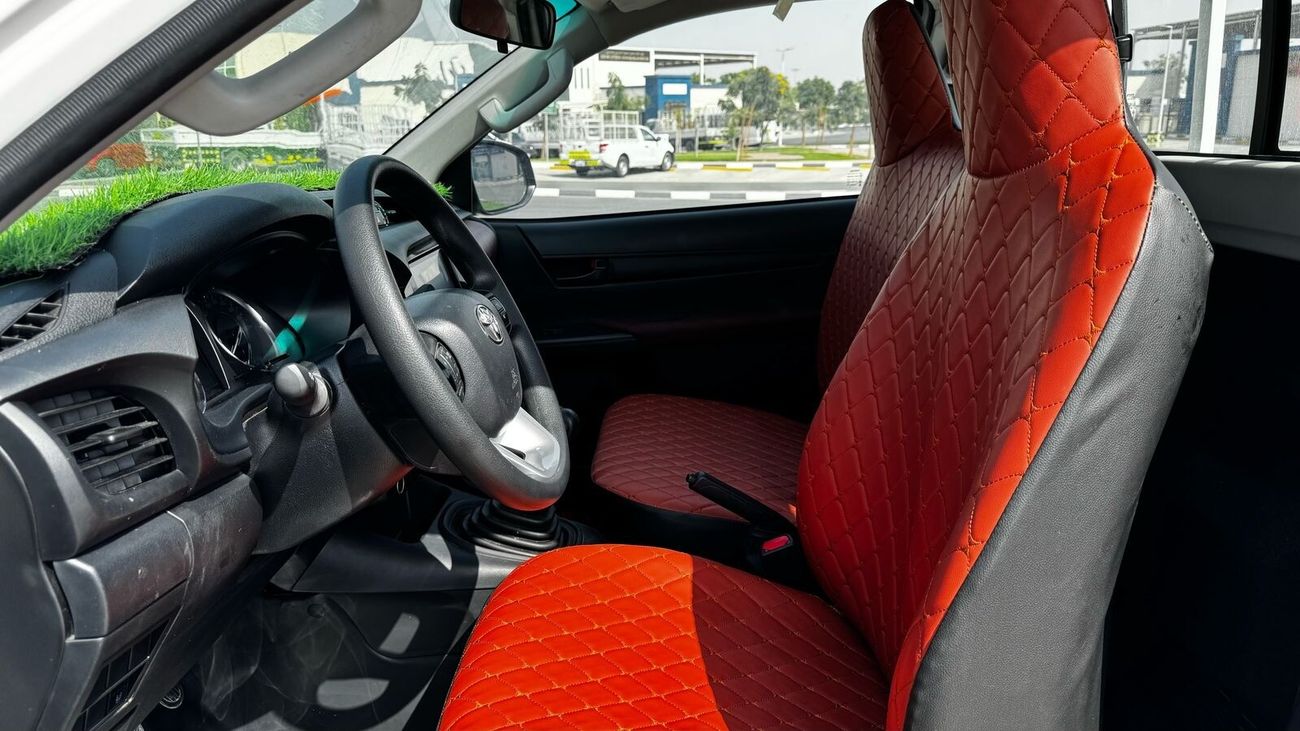 تويوتا هيلوكس GLX 2.7L Single Cab 2024