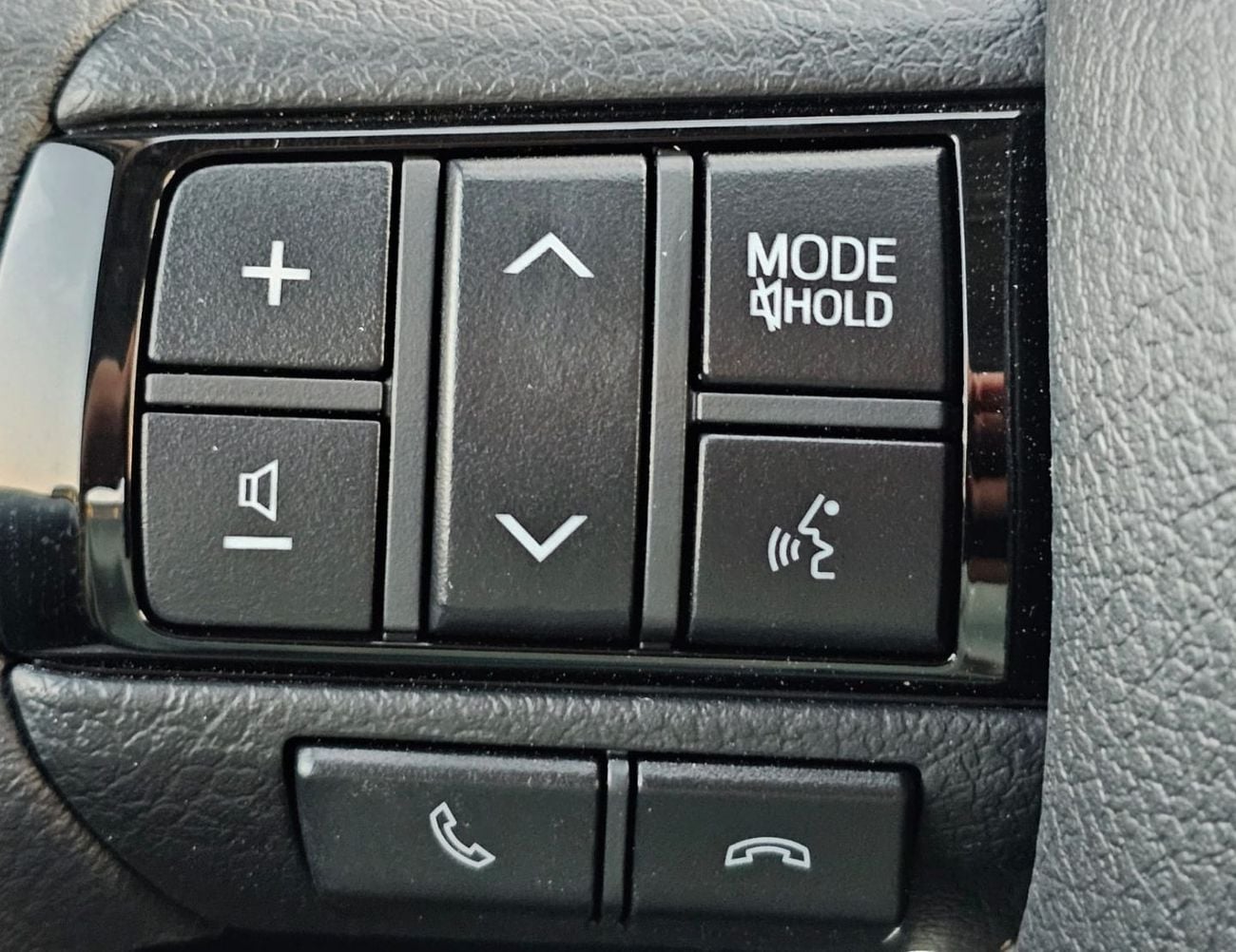 Toyota Hilux TOYOTA HILUX WIDE BODY BASIC DOUBLE CABIN || 2.4L DIESEL V4 M/T 4WD | DIFF-LOCK (CODE # HDWL) For Af
