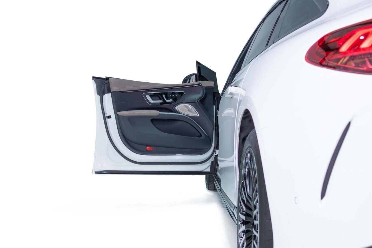 Mercedes Benz EQS 450 PLUS-GCC-Gragash Warranty-High Specifications-Night Package-22Inch AMG Rims