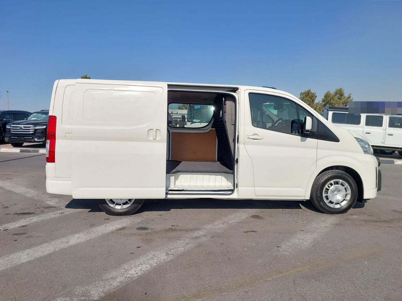 Toyota Hiace TOYOTA HIACE VAN RHD 2019 MODEL 2.8 L DIESEL AUTOMATIC(PM09311)