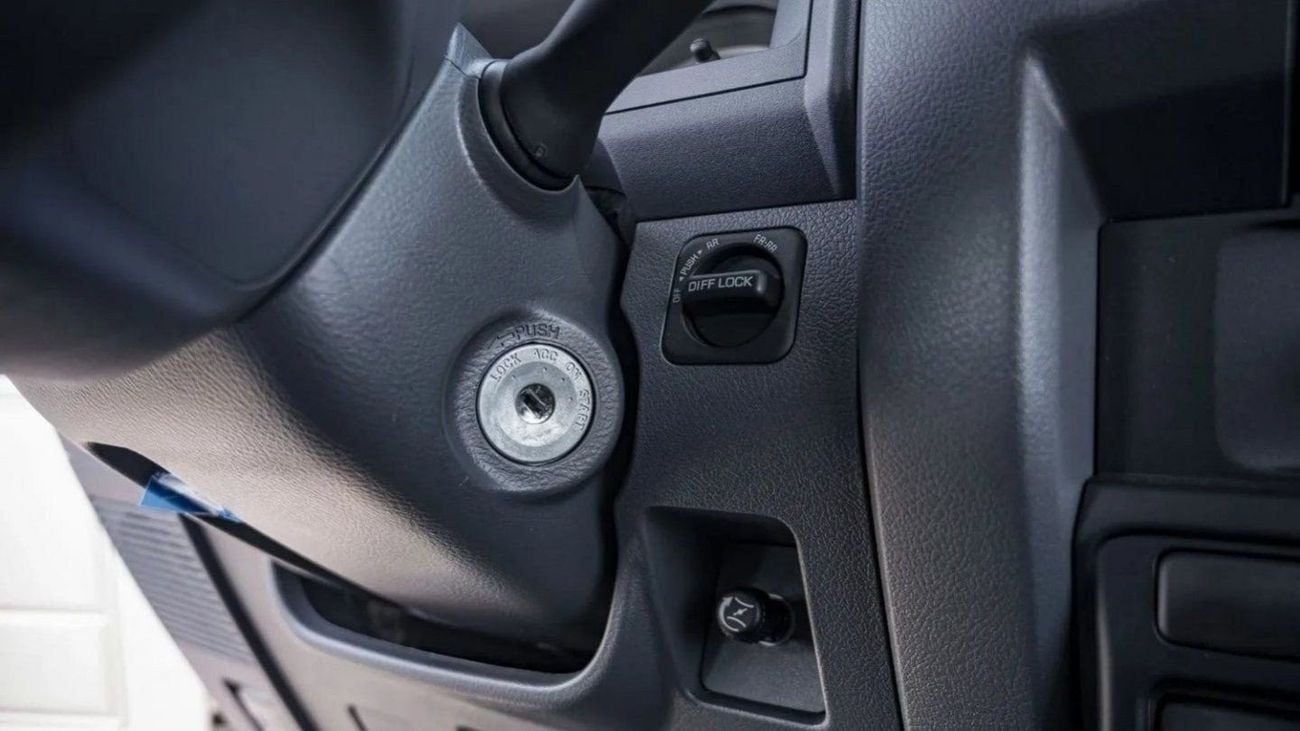 Toyota Land Cruiser Pick Up Toyota Land Cruiser Pickup LC79 4.2L Diesel MT 2024_White