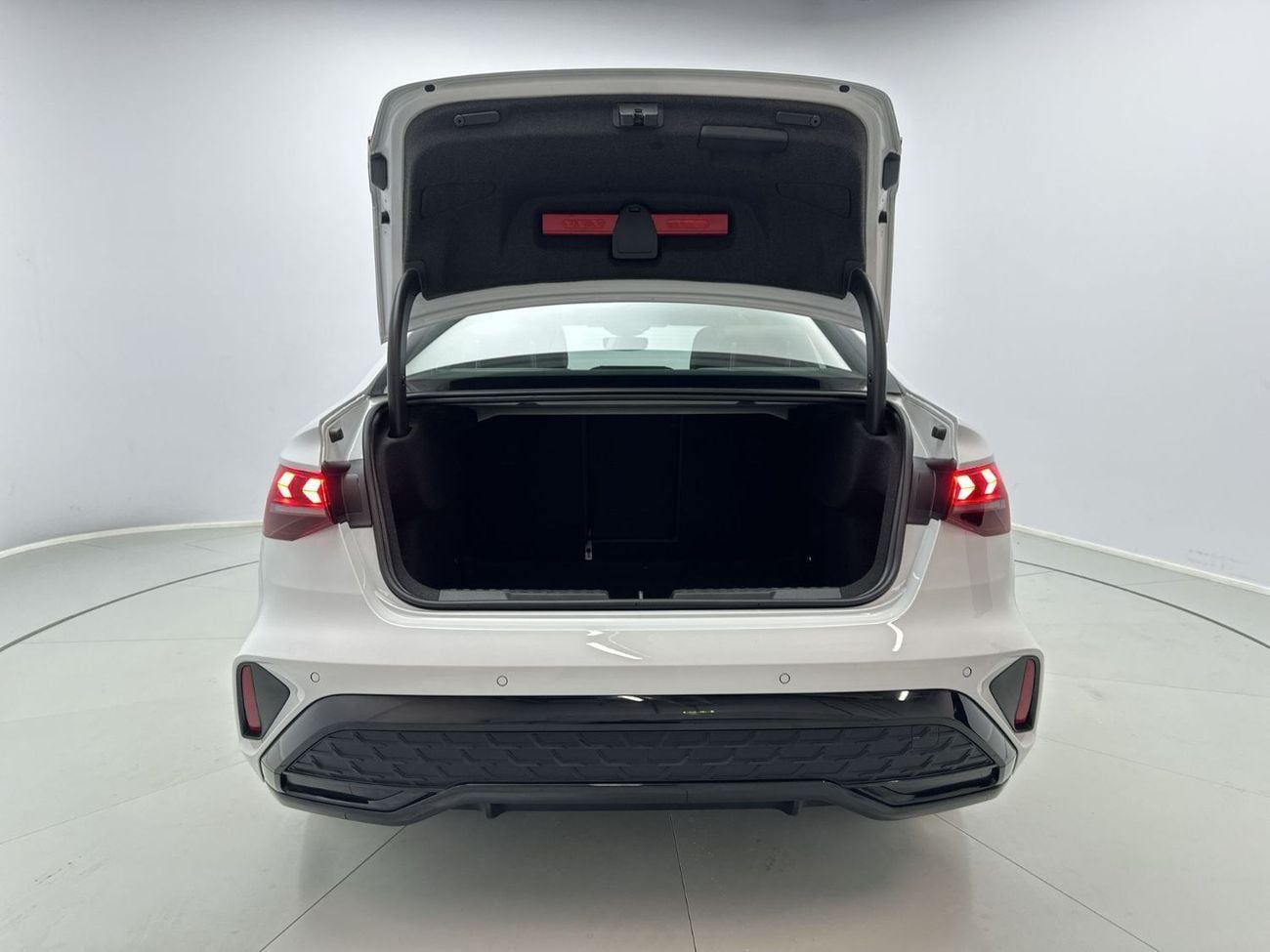 أودي A3 35 TFSI S-LINE