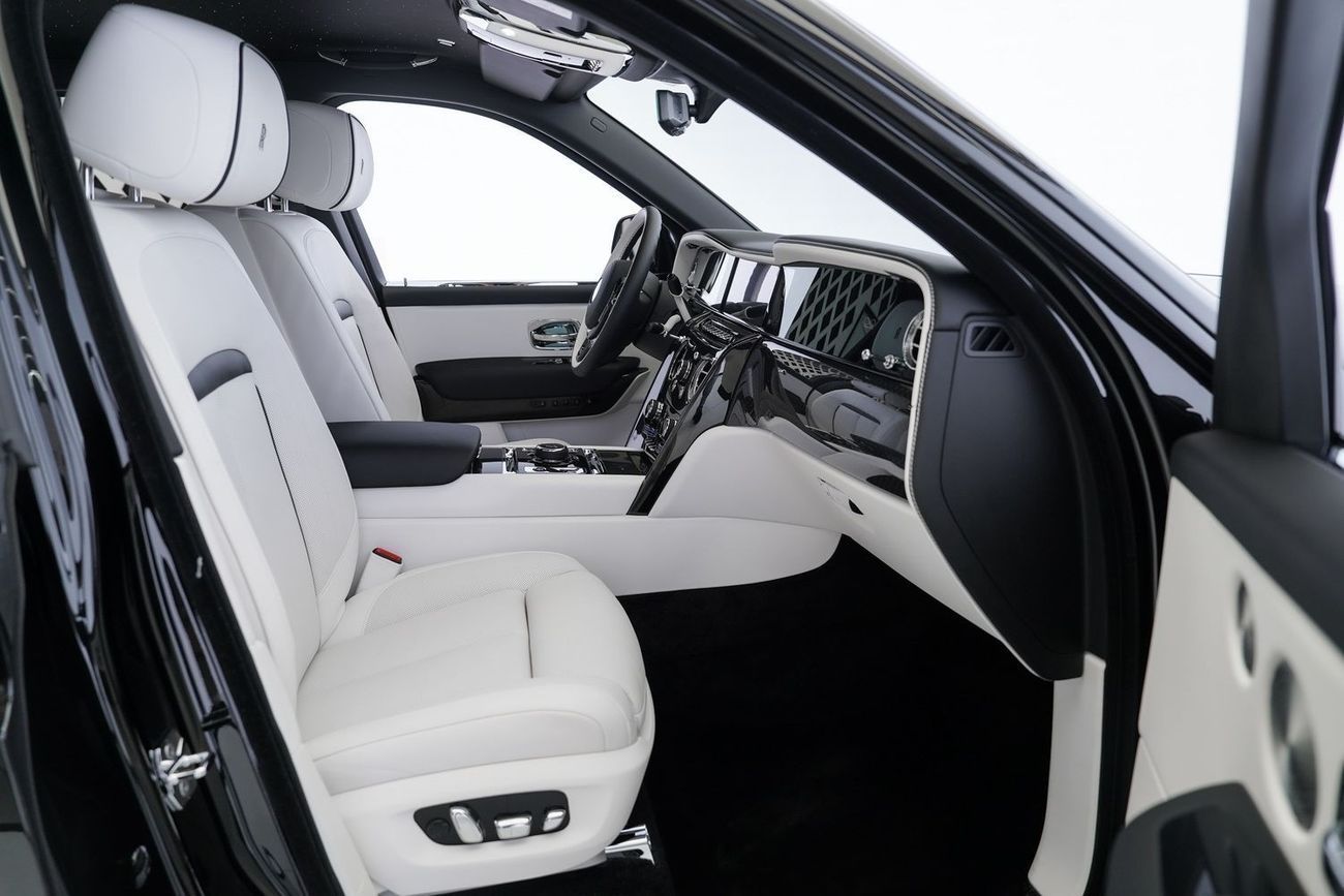 Rolls-Royce Cullinan Rolls Royce Cullinan Black Badge Series 2