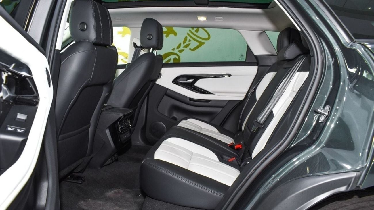 Land Rover Range Rover Evoque SE P250 R DYNAMIC 2023. FIVE YEARS WARRANTY!! THREE YEARS SERVICE CONTRACT